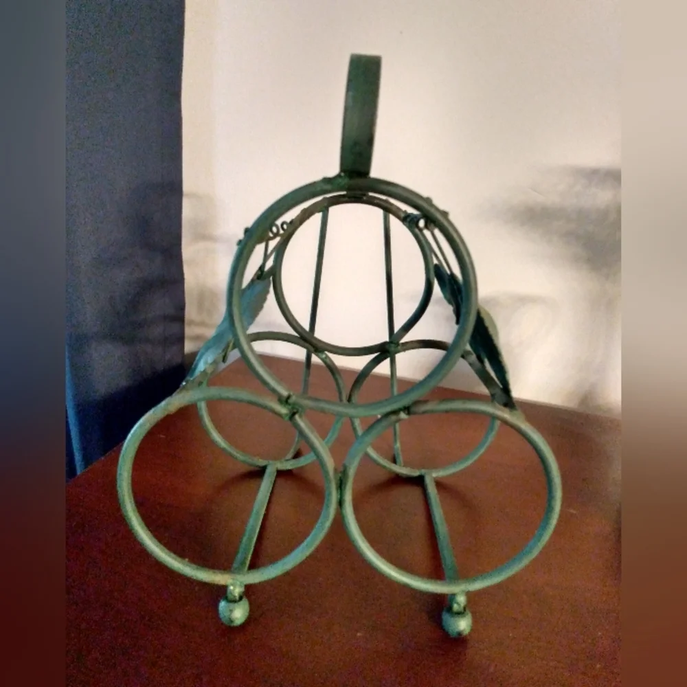 Green Grapevine Metal 3 Bottle Winerack